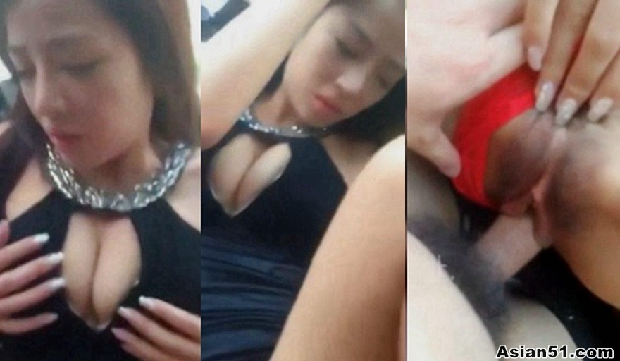 Beautiful Girl Fuck Hard In The Car